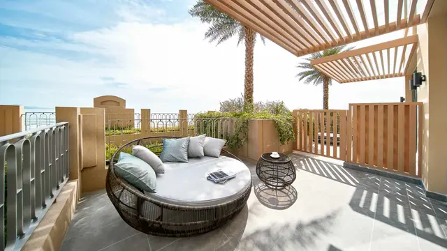 Suite-Ocean-Cabana-Holiday-Inn-Resort